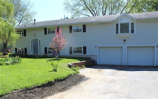 24 Finnegan Way, Henrietta, NY 14467