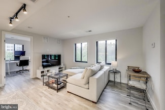 700 Roeder Rd Unit 402, Silver Spring, MD 20910