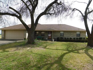 705 N Denny St, Howe, TX 75459