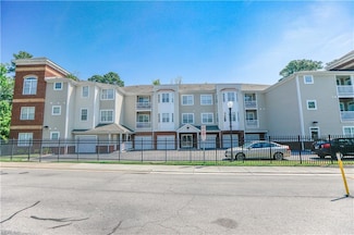 522 Knolls Dr Unit 308, Newport News, VA 23602