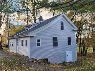 105 S Alpine St, Oakland, ME 04963