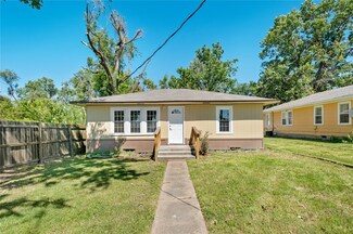 107 N C St, Rogers, AR 72756