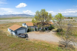 1611 Lichens Rd, Montague, CA 96064