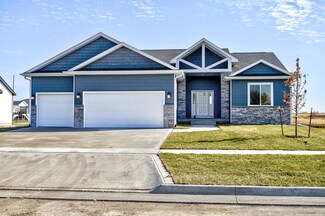 516 Timberline Dr, Gilbert, IA 50105