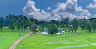 100 Hill Ranch Ln, New Waverly, TX 77358