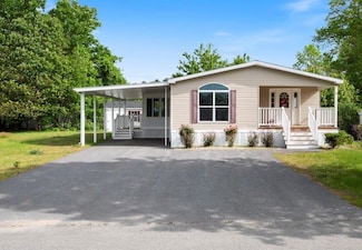 49 Hagop Rd, Salem, NH 03079