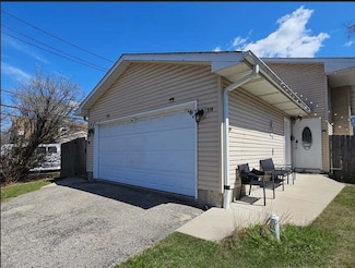 519 Greenwood Dr, Round Lake Park, IL 60073