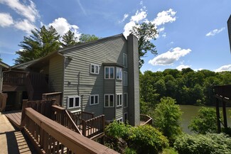 9763 S Harbour Pointe Dr Unit 34, Bloomington, IN 47401