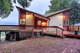 1202 E Madrona Blvd NW, Lakebay, WA 98349