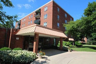 460 W Downer Place Unit 4A, Aurora, IL 60506