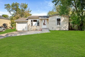 404 17th Ave N, Texas City, TX 77590