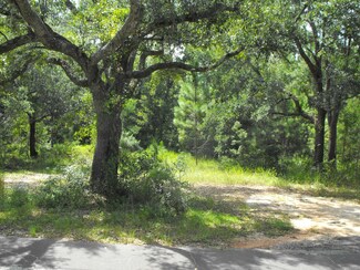 3081 Safronia Shores Rd, Navarre, FL 32566