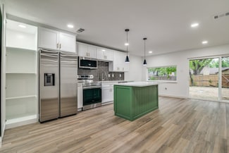 237 Trailridge Dr, Garland, TX 75043