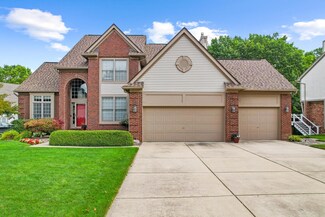 2027 Medina Dr, Wixom, MI 48393