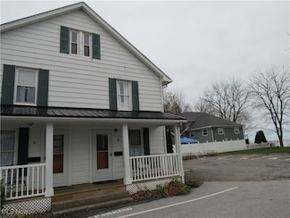 8 Houghton Ct, Fairport Harbor, OH 44077