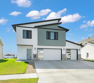 6013 Kodiak Ln, Horace, ND 58047