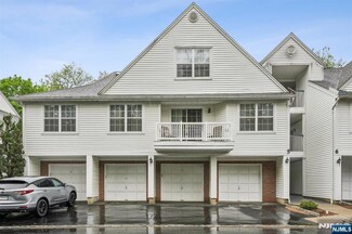 5-2 Vernon Ct, Waldwick, NJ 07463