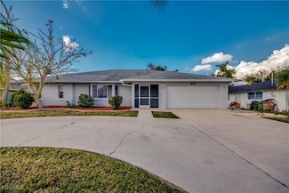 904 SE 4th Place, Cape Coral, FL 33990