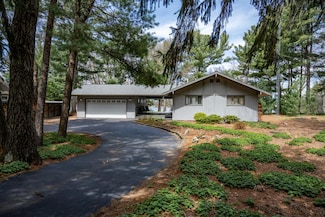 W5690 Cherokee Ln, New Lisbon, WI 53950