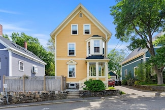 10 Village St Unit 2, Marblehead, MA 01945