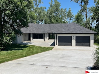 11228 N 61st Cir, Omaha, NE 68152