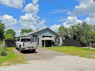 5219 E Latimer St, Tulsa, OK 74115