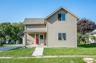 1115 Summit St, Center Point, IA 52213