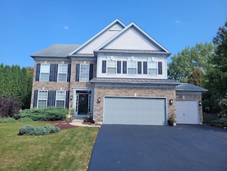 741 Regal Ln, Algonquin, IL 60102