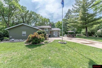 503 Ivanhoe Ct, North Mankato, MN 56003