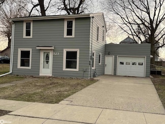 523 10th Ave N, Clear Lake, IA 50428