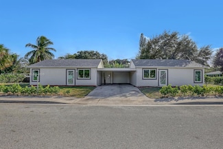 802 S M St, Lake Worth, FL 33460