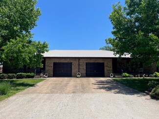 1930 King James Rd, Lebanon, MO 65536