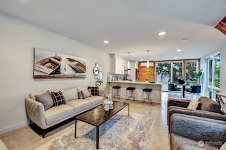 208 26th Ave E Unit A, Seattle, WA 98112