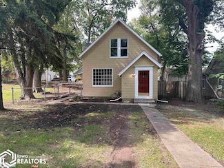 515 S Starr Ave, Burlington, IA 52601