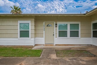 1734 W 6th St, Freeport, TX 77541