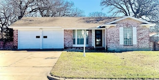 6129 Forest Edge Dr, Forest Hill, TX 76119