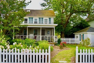 4406 Main St, Chincoteague Island, VA 23336