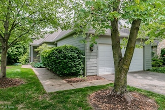 83 Haskell Dr, Cleveland, OH 44108