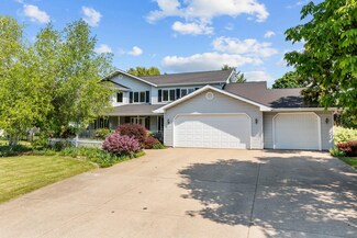 146 Old Orchard Ln, Neenah, WI 54956