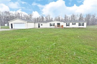2239 Plymouth Ridge Rd, Ashtabula, OH 44004