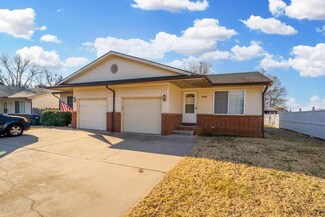 10321/10323 W Squaw Ln, Wichita, KS 67212