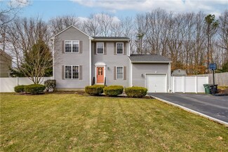 73 Remington Farm Dr, Coventry, RI 02816