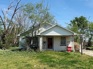 403 E Twyman Ave, El Dorado Springs, MO 64744