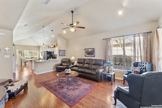 1117 New Fountain Rd, Hondo, TX 78861