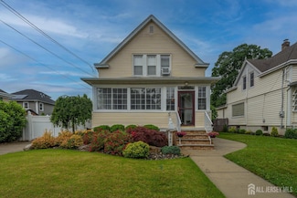 545 Myrtle Ave, Woodbridge, NJ 07095