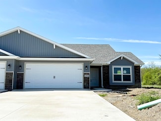 2361 Serenity Ct, Auburn, IN 46706
