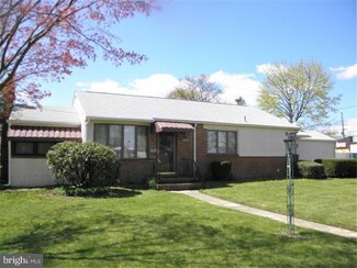 2383 Cove Rd, Pennsauken, NJ 08109