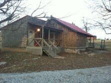 5118 Drake Rd, Cedar Hill, TN 37032
