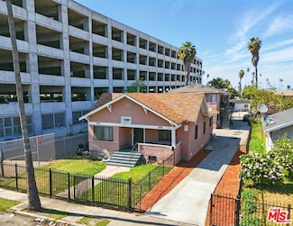 925 W 84th St, Los Angeles, CA 90044