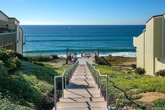 1715 Kennington Rd, Encinitas, CA 92024